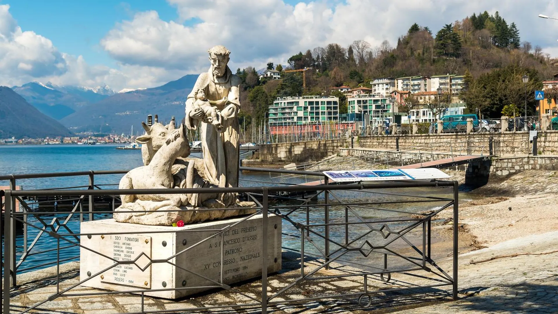 Apartment Appartamento Il Golfo Lake View - Happy Rentals Laveno Italy