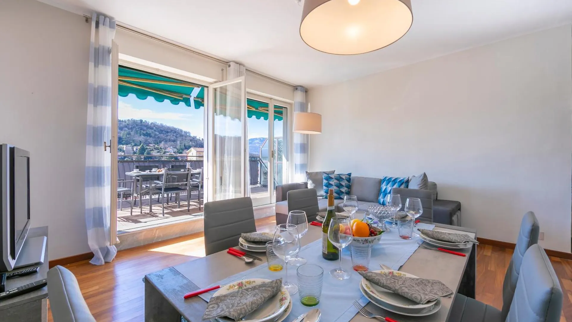 Apartment Appartamento Il Golfo Lake View - Happy Rentals Laveno